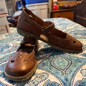 Josef Siebel tan leather Mary Janes